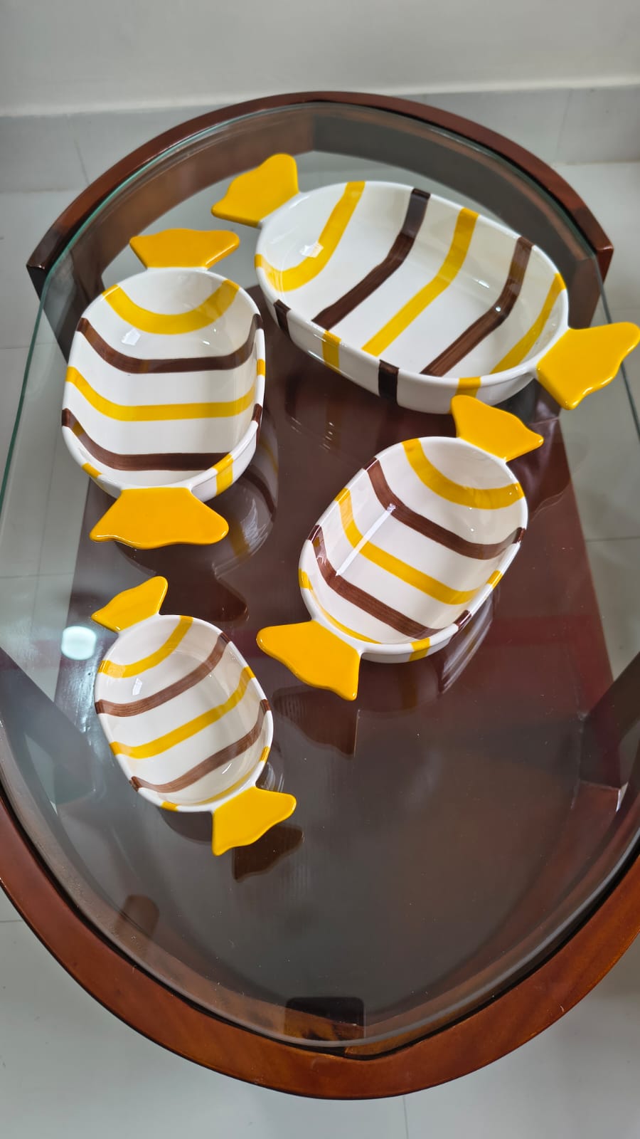 113 - Candy-Shaped Ceramic Dish 4pics Set( 6"/8"/10"/12" ) yellow 